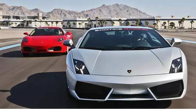 法拉利跑车漂移,法拉利跑车玩漂移