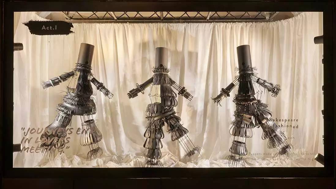 不必花钱去剧院，这间商店里每次转身都是一出精装大戏