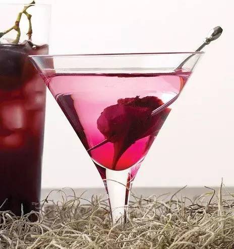 惊声尖叫万圣节|如何用一杯鸡尾酒迅速进入邪魅狂狷世界？