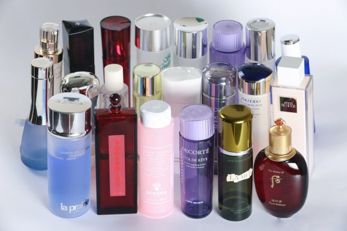 花钱把脸搞烂,你就开心了