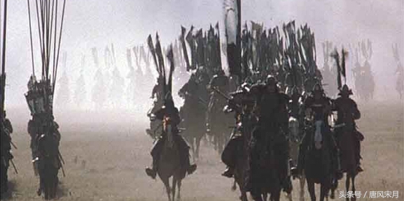 隋唐英雄三兄弟上阵杀敌,隋唐英雄第一次被谁杀死了