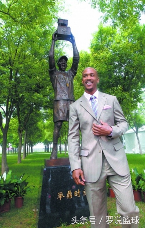 所有拥有雕像的nba球员,nba百大球星出场詹姆斯