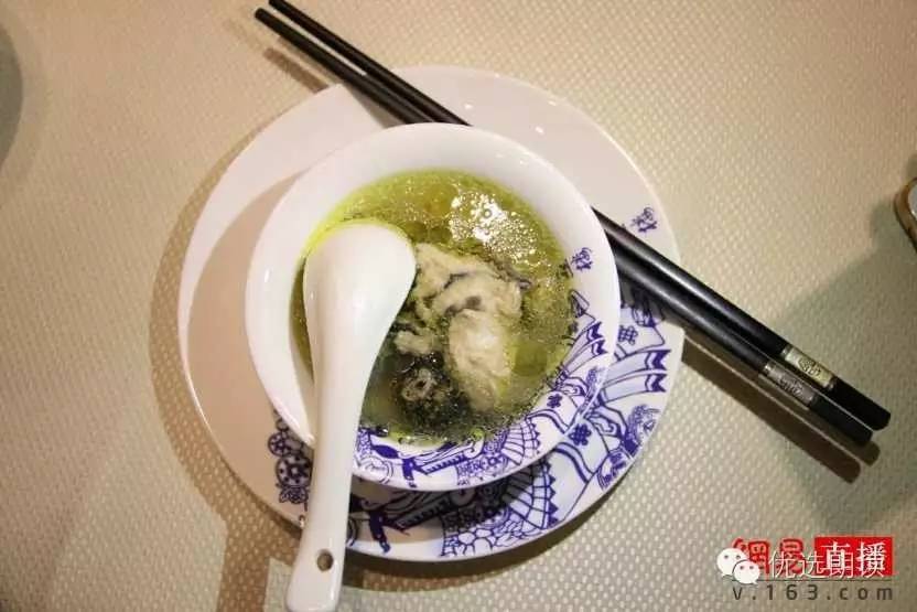 舌尖上的云南第二期：毛主席都夸赞的汽锅鸡是这样做出来的