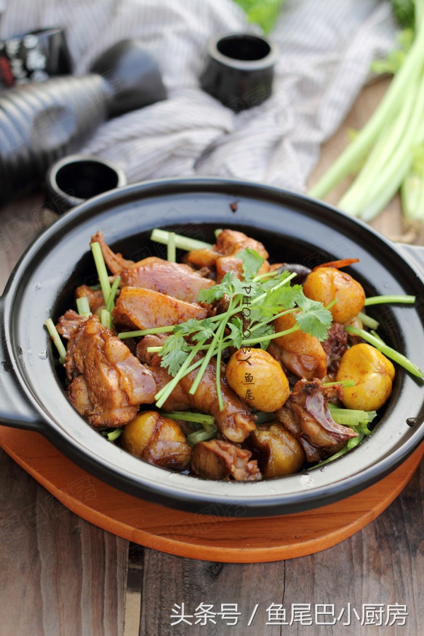 我家秋冬饭桌人气菜，温阳补虚味道杠，加了这一步鸡嫩栗粉超好吃