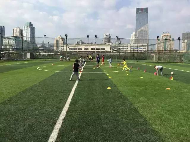 室内足球场射门,史上最精准的射门