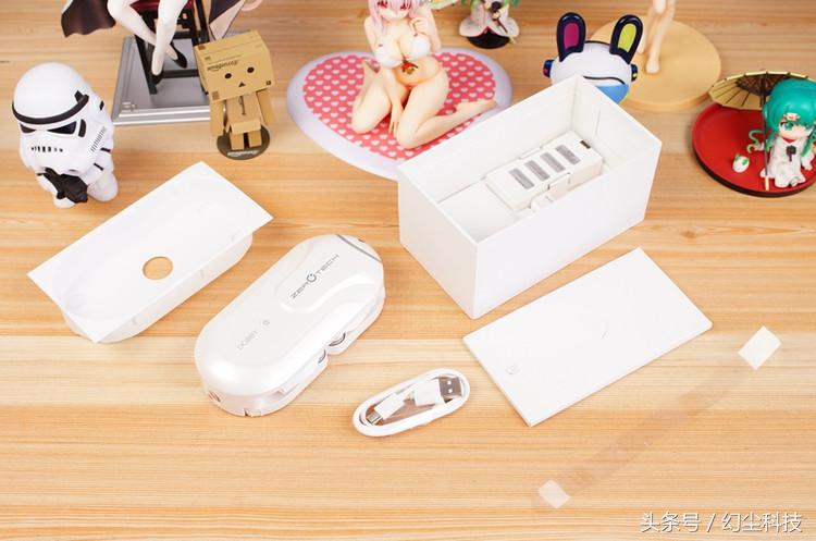 无人机可以放手上飞吗,无人机开箱视频100多块钱的无人机