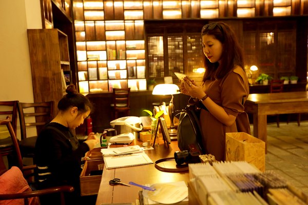 武汉依然繁华,武汉三个烟火气和浪漫的城市