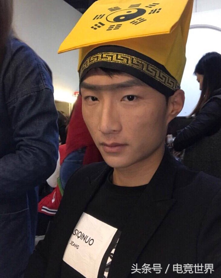 斗鱼主播阿科打土狗,斗鱼阿科哥直播回放