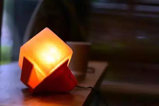 点一盏盐灯，安抚那些说不出的慌张｜生活家
