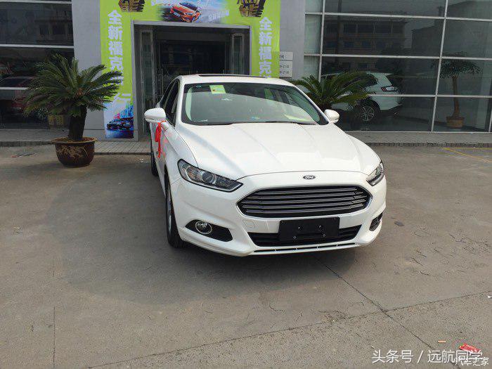 90后大学毕业生艰苦创业,喜提蒙迪欧1.5T时尚型