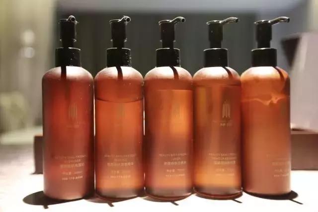 美豪皆丽致烟雨醉无锡