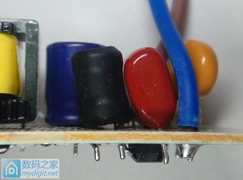 拆1.8包邮还送球泡的美的4W射灯，一如既往的设计和做工！