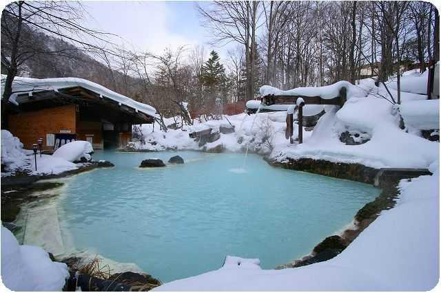 天气转冷的温泉,天气冷了泡温泉