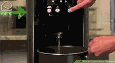 饮水机上水管内壁长毛了怎么清洗,饮水机第一次使用的清洗视频教程