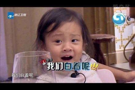 甜馨一家三口的最新视频,安吉和甜馨