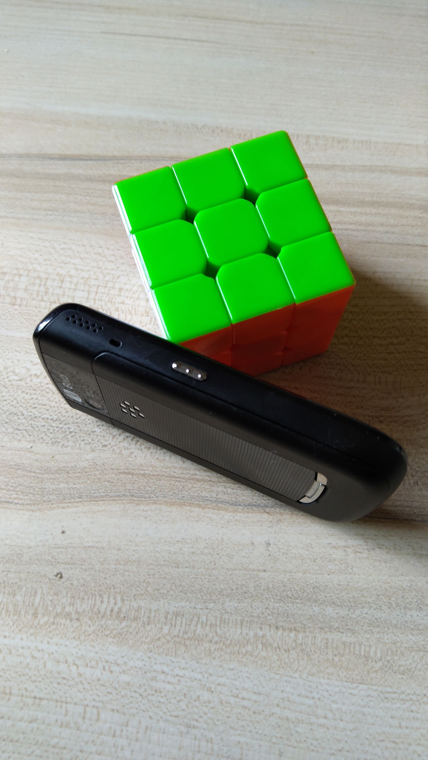 blackberry黑莓拆机,黑莓9788拆机教程