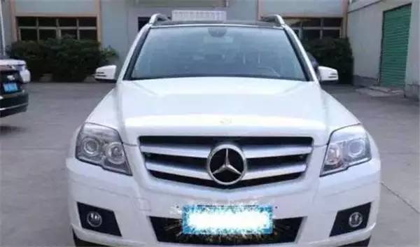 百万买辆奔驰才两月总咚咚咚响,男子近50万买奔驰却不断异响