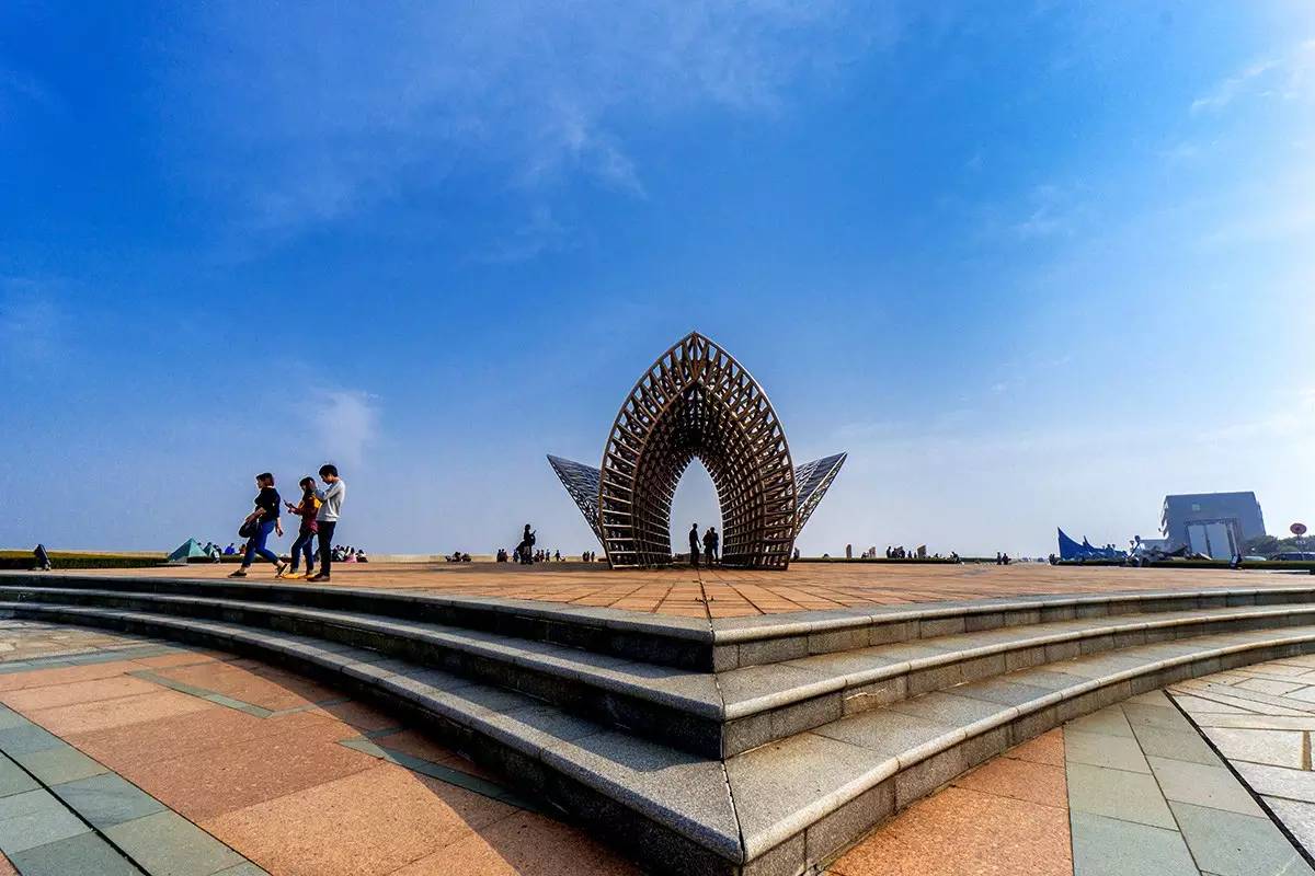 临港新城，上海的“迪拜”？上海的“横滨”？