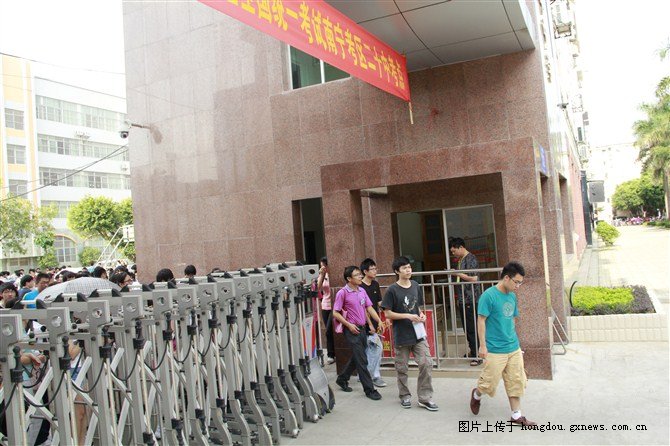 南宁校园生活实拍,南宁校园故事