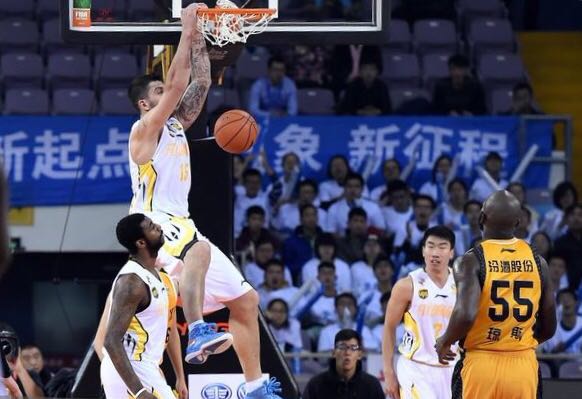 CBA36轮外援最佳阵容三双王对旧主不手软吉布森砍50分