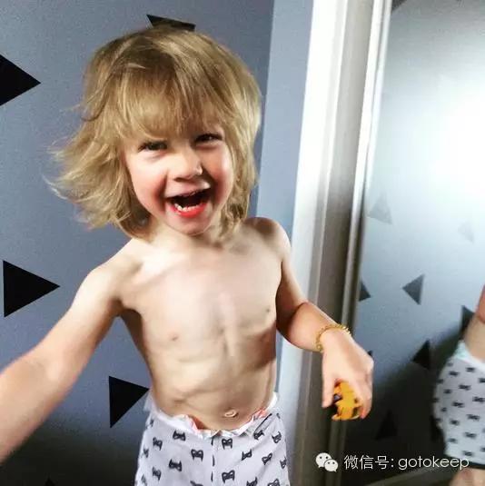 八块腹肌的小怪兽,腹肌小怪兽