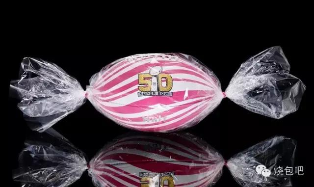 唯物｜情人节倒计时，去看50个潮牌出的超级碗纪念球，独一无二