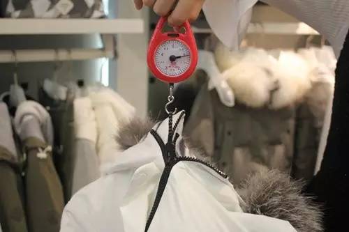 武汉最低温8度怕什么?我们给你测试了几十件轻羽绒服,还自带USB充电加热