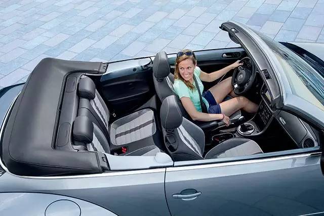 10款甲壳虫四门敞篷版,敞篷甲壳虫2023款官方报价