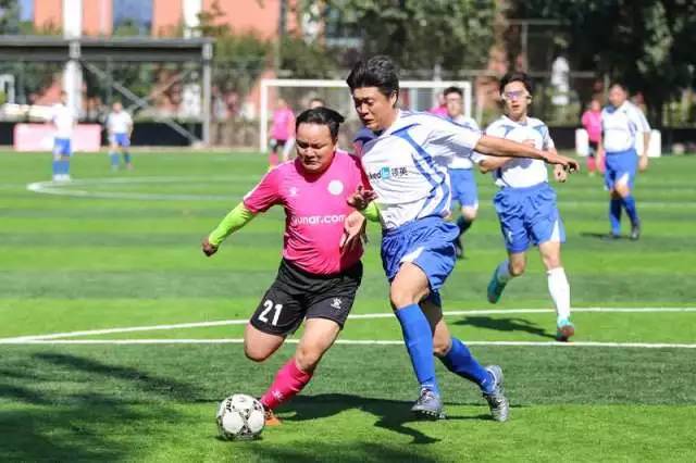 我眼里的足球世界,我眼中的足球世界杯