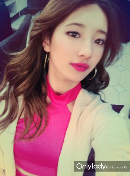 全智贤一字眉图片,全智贤的长直发看起来那么漂亮