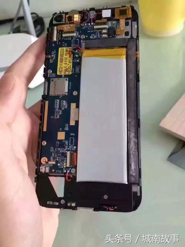 淘宝上买的苹果7靠谱吗,网友在淘宝购买万元苹果手机