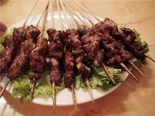 哈尔滨这十家苍蝇馆子,哈尔滨出名的俄罗斯湖滨餐厅