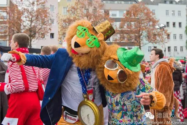 中国有剁手*党**，看看德国人怎样过双十一！