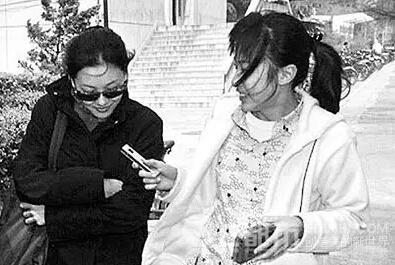 刘銮雄说甘比李嘉欣,甘比回应刘銮雄帮李嘉欣联系医生