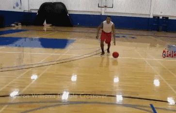 交叉步顺步持球突破过人技巧,nba顺步交叉步过人