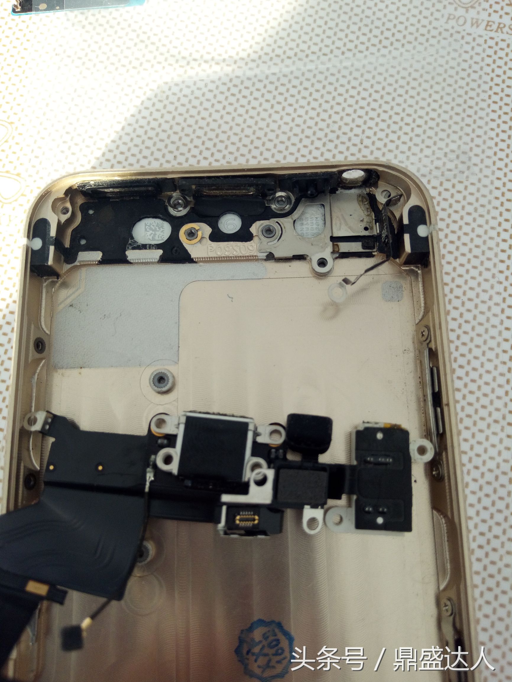 5s换壳教程视频,苹果5s拆机视频换屏幕