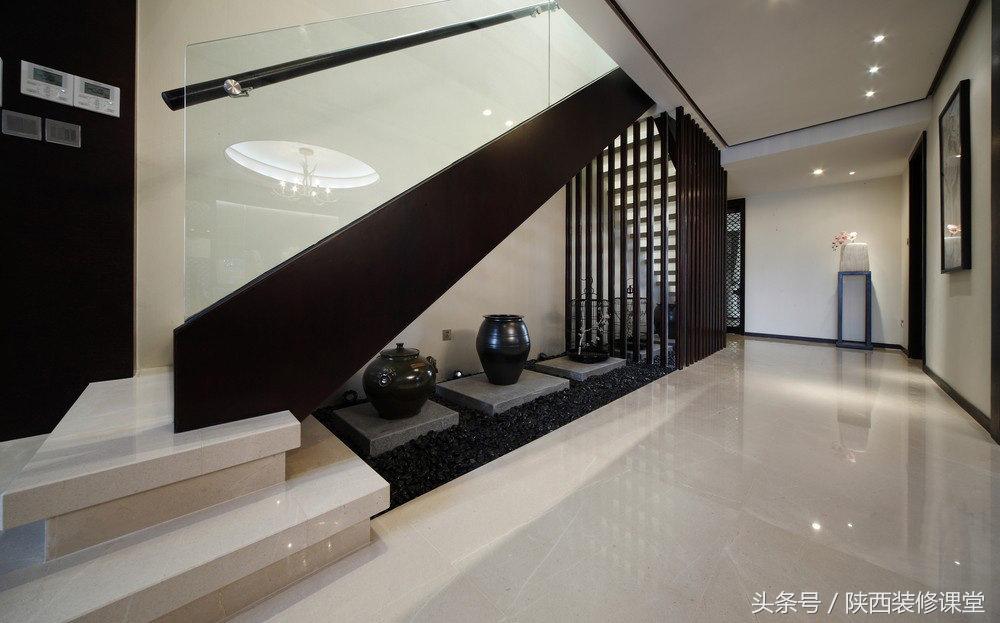 大面积复式样板房,一套精装样板房即将落地