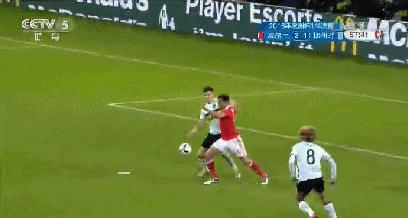 足坛10大过人必杀技,大罗对小罗停球