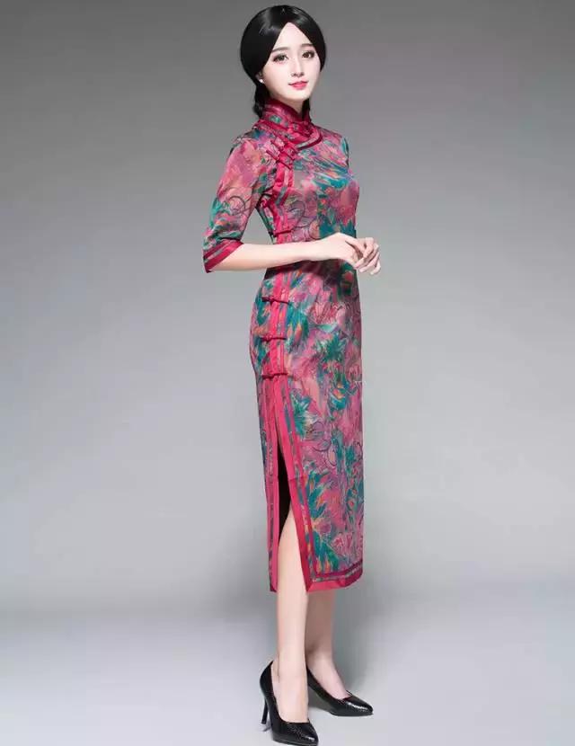 香云纱定制旗袍最贵多少钱,旗袍日常紫色旗袍真的很有韵味