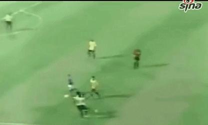 足坛10大过人必杀技,大罗对小罗停球