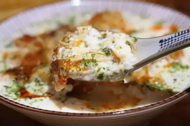 当过LV旁边的网红店总厨，这个做了30年油条的老头还不服老！