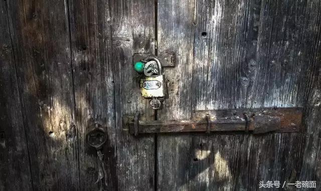 文人的冷漠是源于内心的强大,暗讽人情冷漠的句子