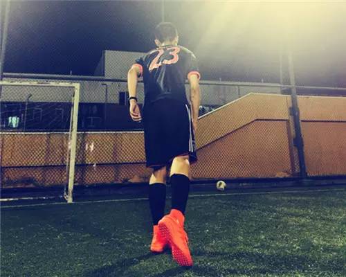 一个业余足球爱好者自我修养,作为足球运动员需要什么