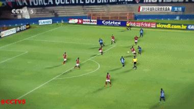 内马尔挑球过人实况足球,内马尔复刻梅西犯罪式过人