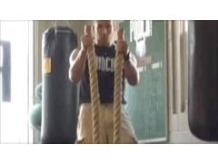 战斗绳训练方法,战斗绳减脂效果怎么样