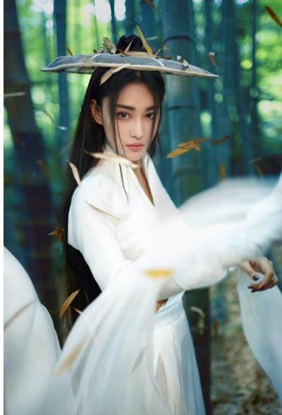 张馨予李易峰合作,李易峰张馨予