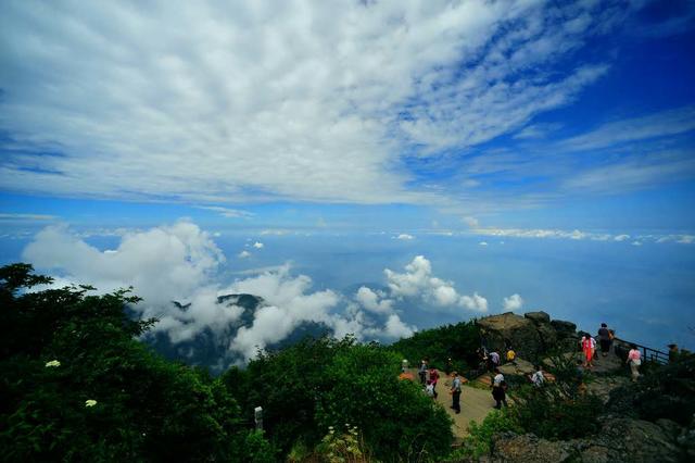 峨眉山金顶云海日出真是人间胜景,峨眉山金顶云海风景视频