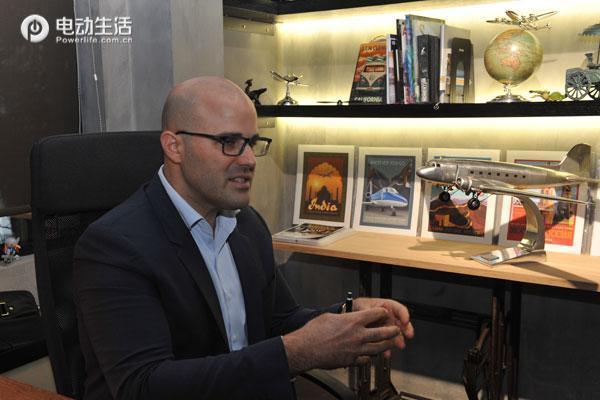 硬汉外表下的暖男大叔专访设计师Daniel