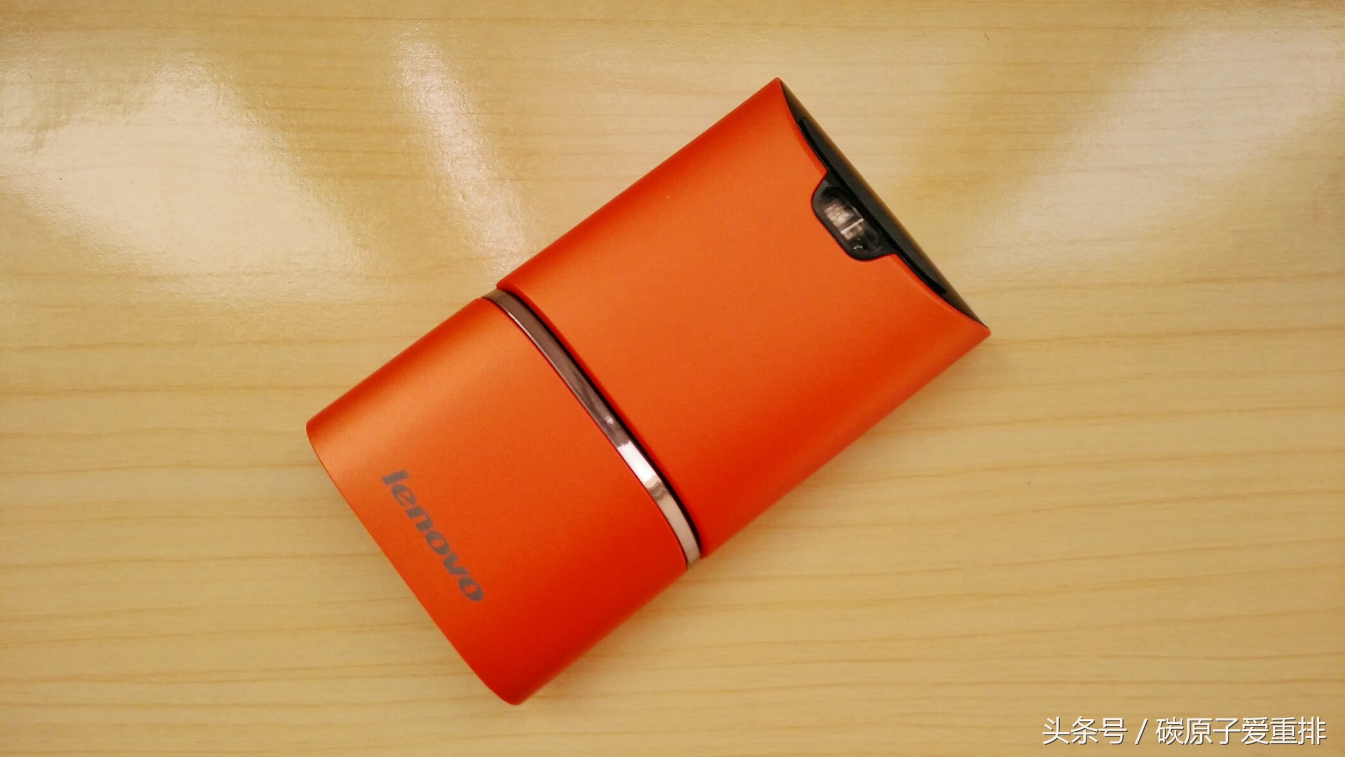 科技感十足的鼠标,谁能拒绝这么炫酷的鼠标啊