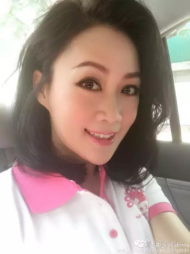 陈法蓉当面训斥梁小冰？老牌港姐撕逼居然只是为了一件外套！